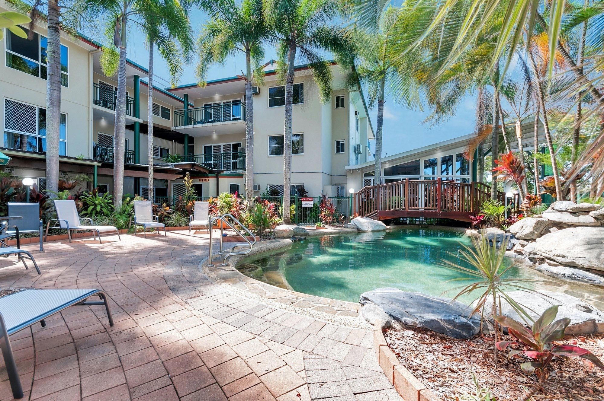 Central Cairns Hotel & Apartments Koala Court
