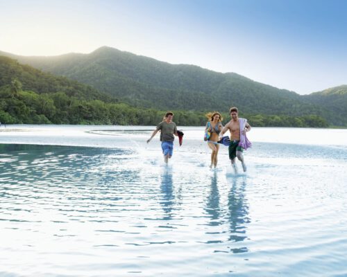 cape-tribulation-beach-young-people-1